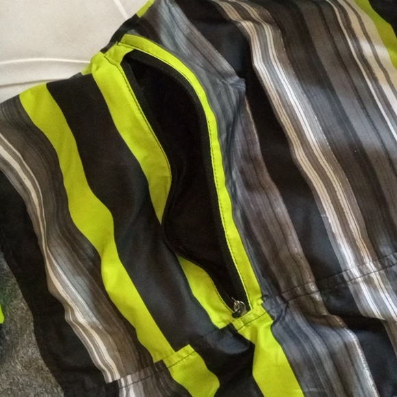 Zoot Wind Swell jacket in Black/Spring Green - Picture 10 of 10